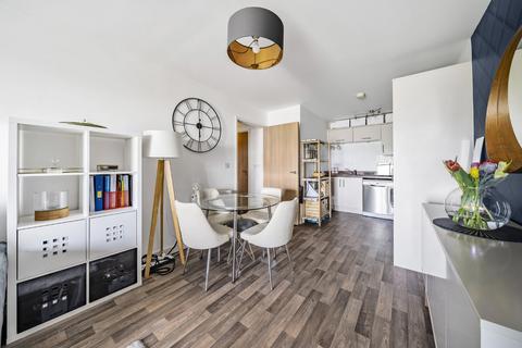 1 bedroom apartment for sale, Oak House, Victory Park Road, Addlestone, Surrey, KT15