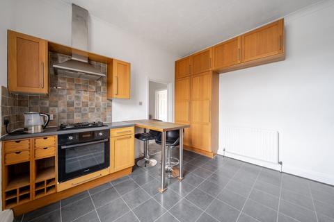 3 bedroom flat for sale, Burnt Ash Road, London, SE12