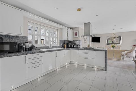 3 bedroom detached house for sale, Barlee Close, Clavering CB11