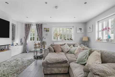 Felbrook House, 9 Barlee Close, Clavering, Saffron Walden, CB11 4SN