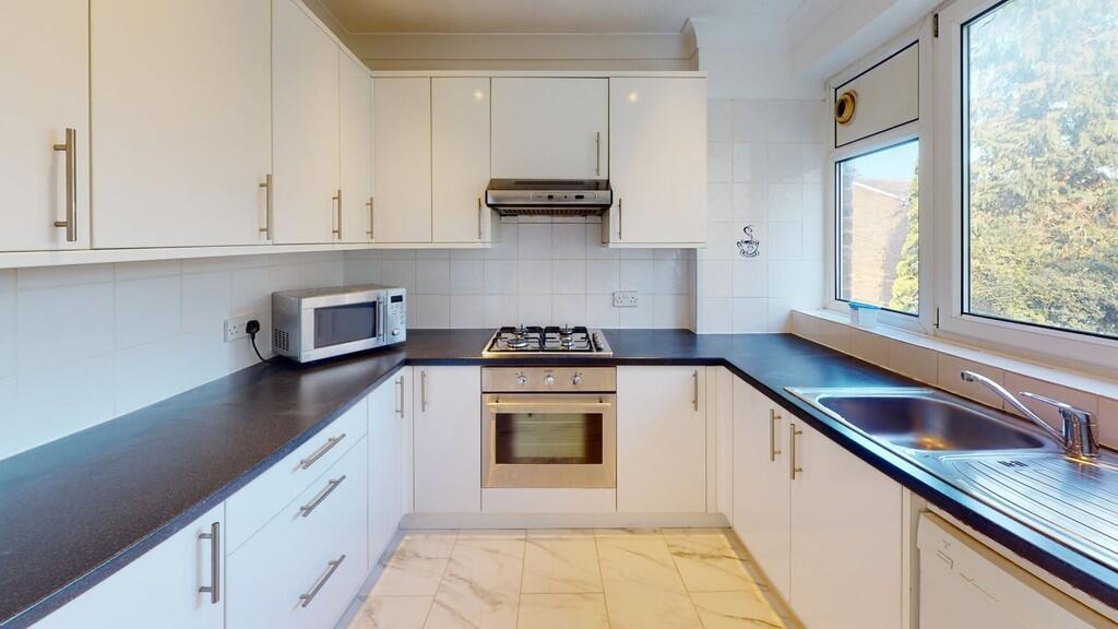 4 bedroom 2 bathroom Terraced House