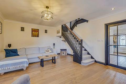 72 Arundel Road, Benfleet, SS7 4EF