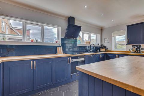 72 Arundel Road, Benfleet, SS7 4EF