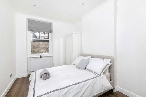 2 bedroom flat to rent, Carburton Street, London W1W