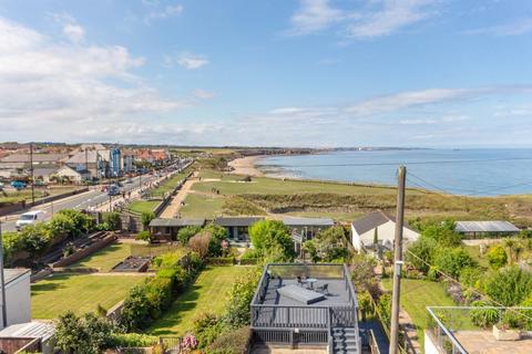 2 Bath Terrace, Seaham, SR7 7EZ