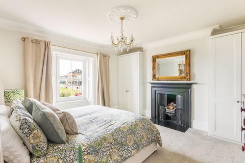 2 Bath Terrace, Seaham, SR7 7EZ