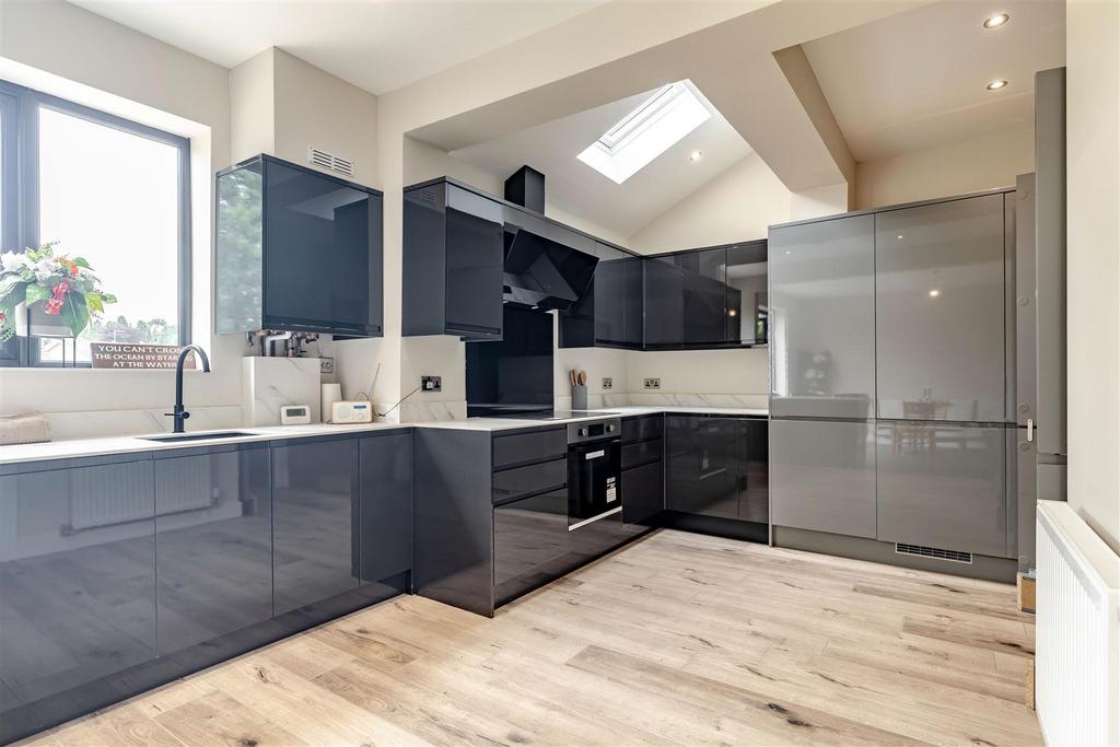 8657375-interior33.jpg