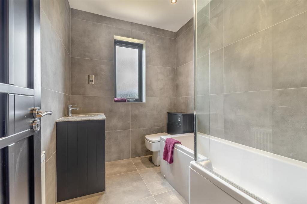 8657375-interior10.jpg