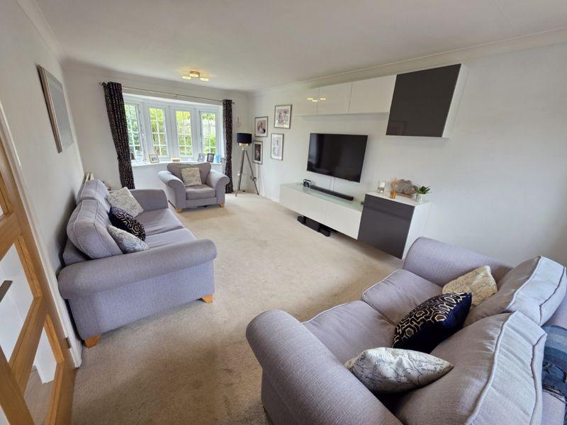 Lounge Additional