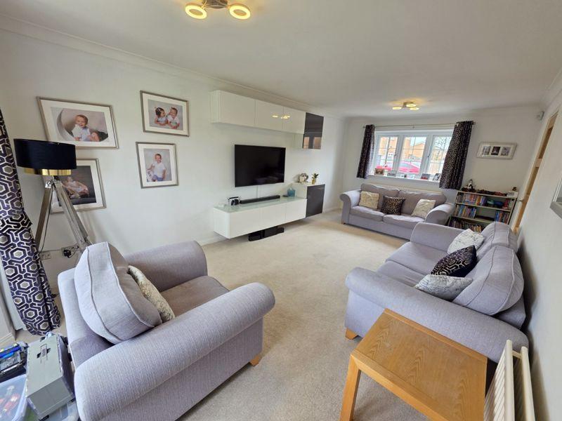 Lounge Additional
