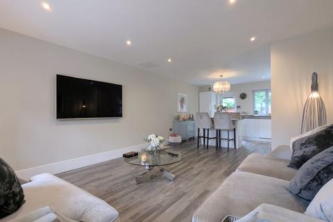 4 bedroom property to rent, Golf Open 2026 - Part Street, Southport Centre - Sleeps Up To 8