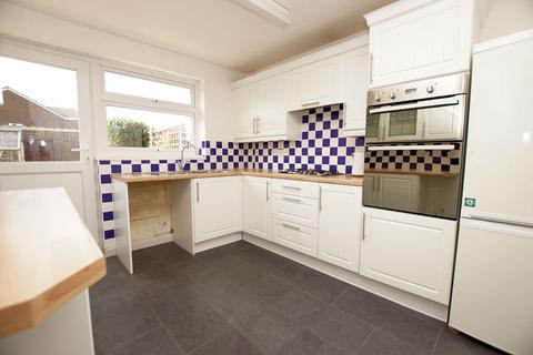 2 bedroom semi-detached bungalow for sale, Hiller Walk, Lee-On-The-Solent, PO13