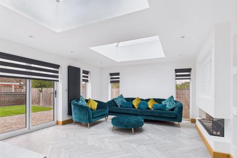 undefined, Central Avenue, Walesby NG22