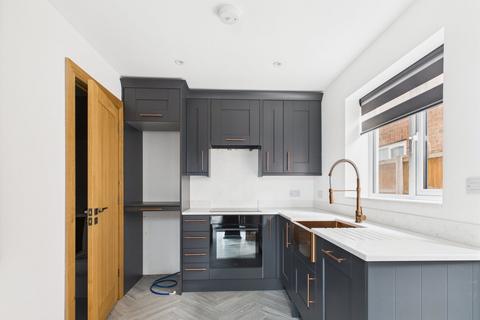6 bedroom detached house for sale, Central Avenue, Newark NG22