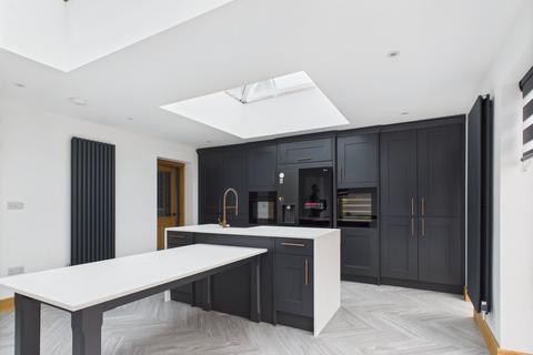 6 bedroom detached house for sale, Central Avenue, Newark NG22