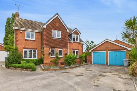 4 bedroom detached house for sale, Bramble Close, Newark NG22