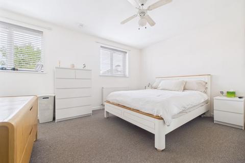 47 Robinson Road, Gloucester, GL1 5BN