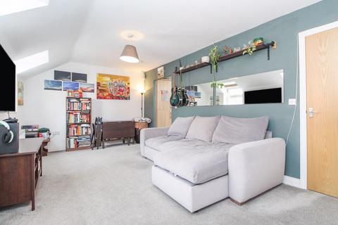 52 Appledore Road, Bedford, MK40 3UZ