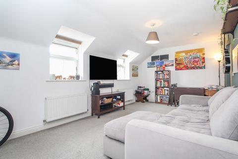52 Appledore Road, Bedford, MK40 3UZ
