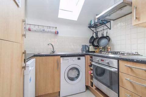 52 Appledore Road, Bedford, MK40 3UZ
