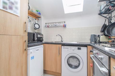 52 Appledore Road, Bedford, MK40 3UZ