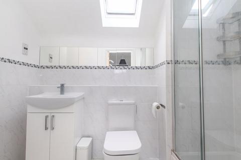 52 Appledore Road, Bedford, MK40 3UZ