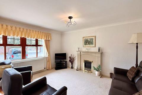 104 Bentinck Drive, Troon, KA10 6HZ