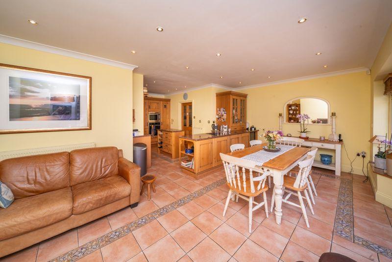 Kitchen/ dining...