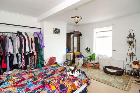 3 bedroom terraced house for sale, Stafford Street, Burton-On-Trent DE14