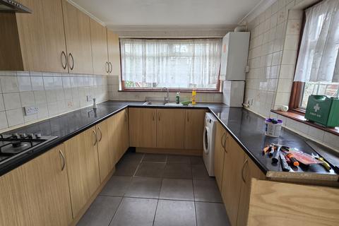 4 bedroom terraced house to rent, Mitcham Road, London, E6