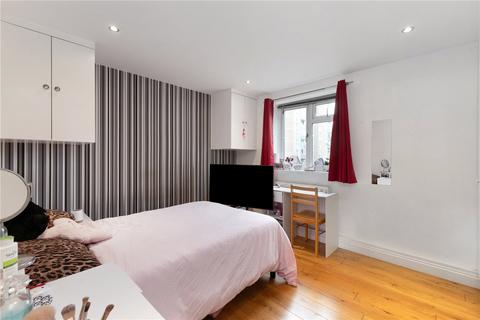 3 bedroom apartment for sale, Blondel Street, London, SW11