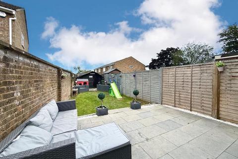 14 Cowdray Close, Luton, LU2 8QS