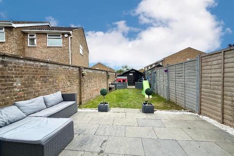 14 Cowdray Close, Luton, LU2 8QS