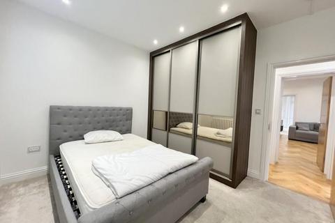 3 bedroom apartment to rent, Horn Lane, Acton W3