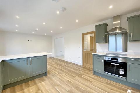 4 bedroom detached house for sale, Heol Meinciau, Mynyddygarreg, Kidwelly
