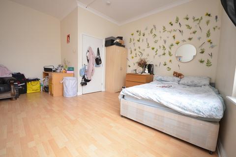 5 bedroom terraced house to rent, Plover Way, London SE16