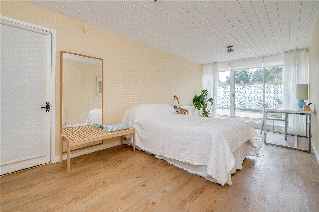 Bedroom 4 W Terrace