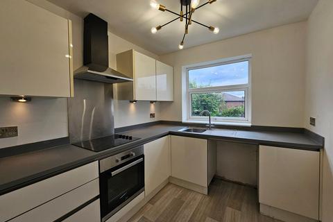 3 bedroom semi-detached house to rent, Bolton Road, Swinton, Manchester