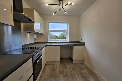 3 bedroom semi-detached house to rent, Bolton Road, Swinton, Manchester