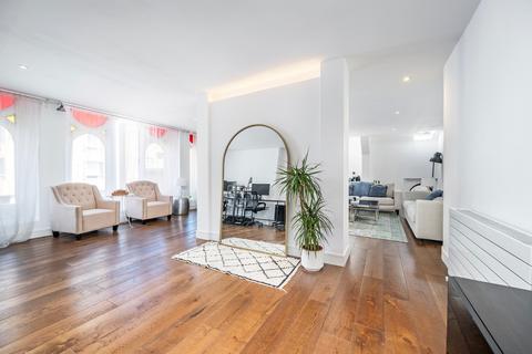 2 bedroom apartment for sale, West Kensington W14