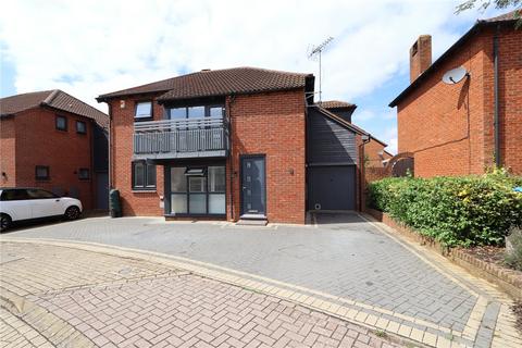 4 bedroom detached house for sale, Pyxe Court, Walton Park, Milton Keynes, Bucks, MK7
