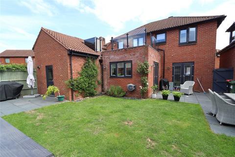 4 bedroom detached house for sale, Pyxe Court, Walton Park, Milton Keynes, Bucks, MK7