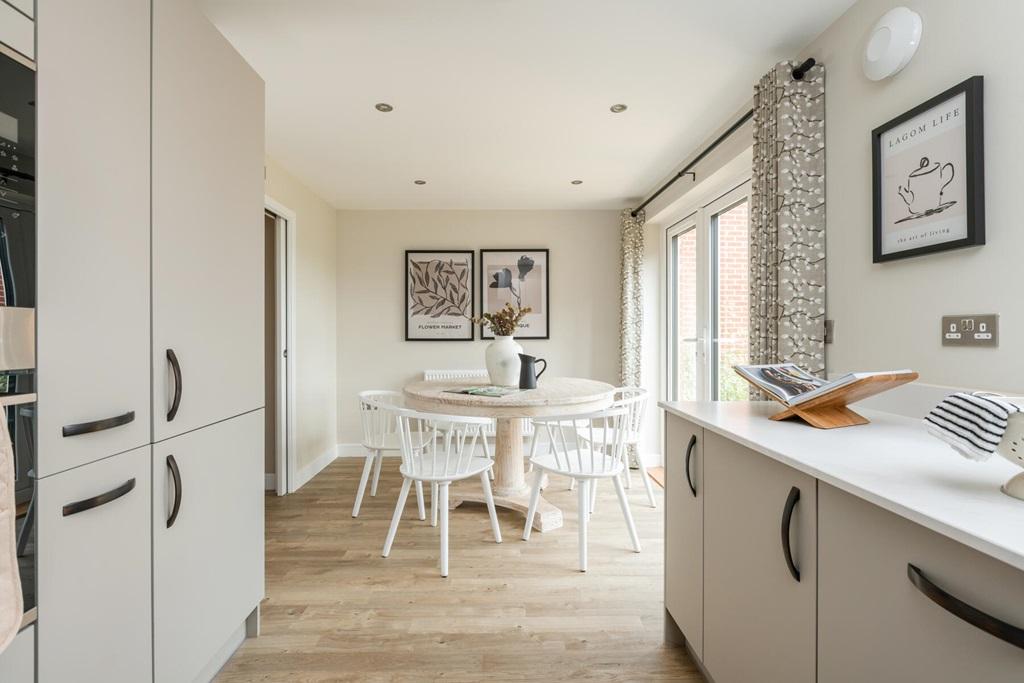 Open plan to cook and eat