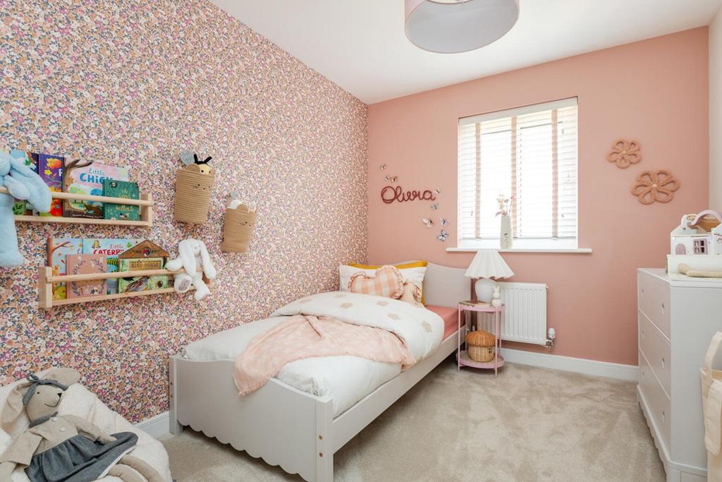 Perfect nursery, spare room, home office or...