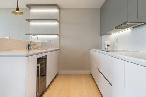 3 bedroom apartment for sale, Bollinder Place, Carrara Tower, EC1V