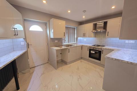 5 bedroom end of terrace house for sale, Hollingwood Lane, Bradford, BD7