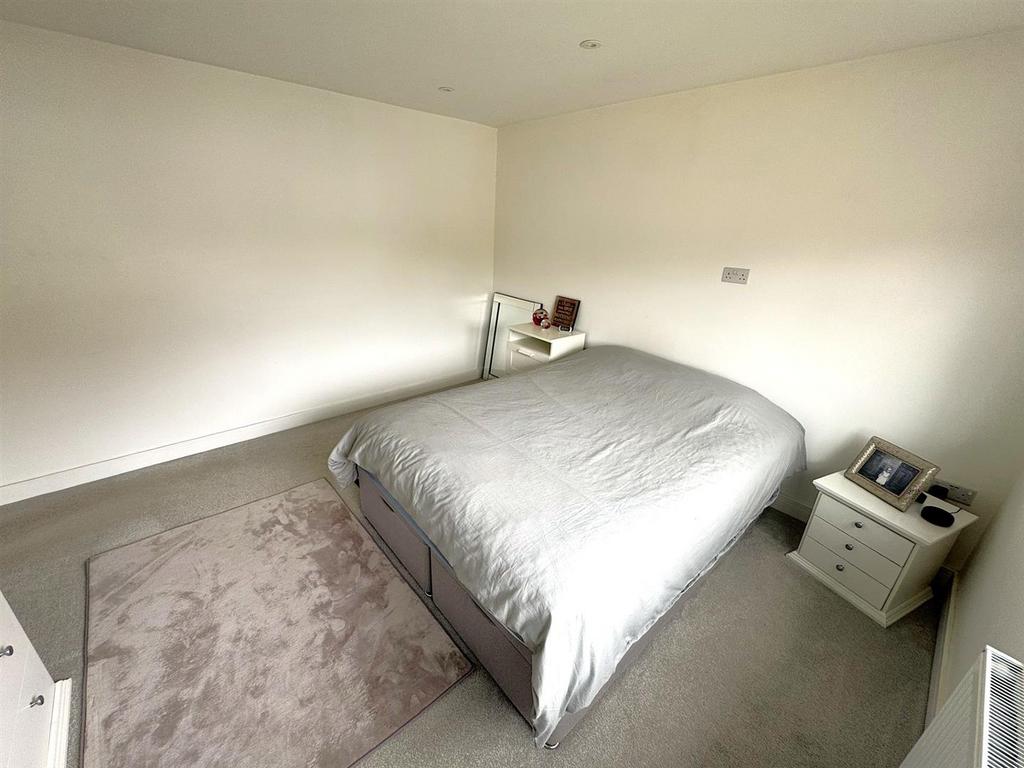 Thumbnail image4 (5).jpg