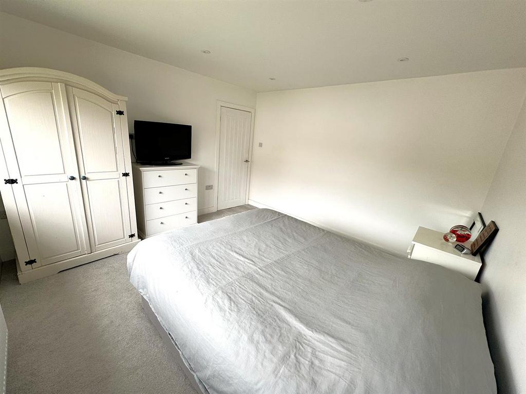 Thumbnail image2 (11).jpg
