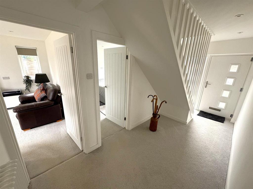 Thumbnail image0 (10).jpg