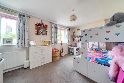 3 bedroom semi-detached house for sale, Banbury,  Oxfordshire,  OX16